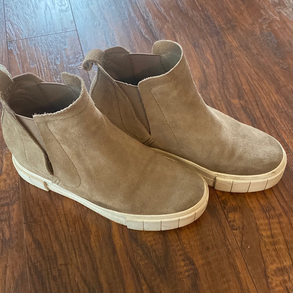 Cute ankle shoes w/ heel